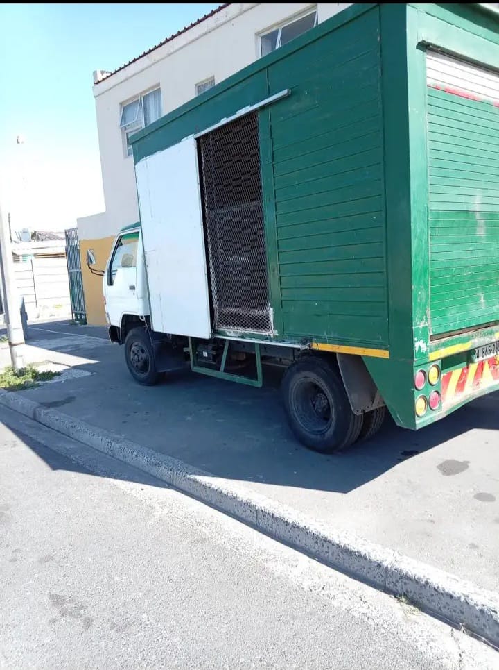 Truck 4 Ton (Curtain Side) for rent in Cape Town