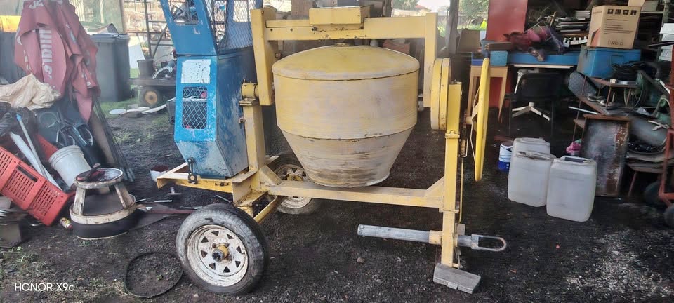 Heavy-Duty 350L Diesel Concrete Mixer for rent in Cape Town